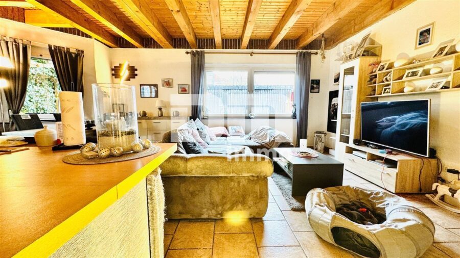Hochwertiges Einfamilienhaus mit Dachstudio, Carport und großer Terrasse - EG Offener Wohn/Essbereich/Zugang Terrasse